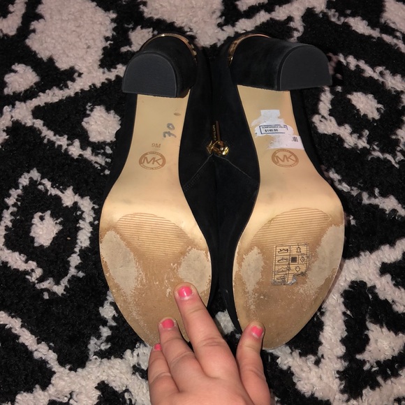 Micheal Kors pow cut heel boots - Picture 5 of 6